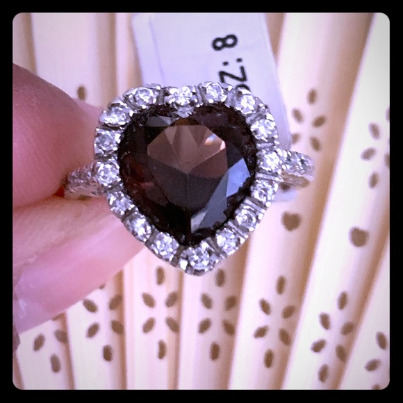 Sterling Silver Ring with heart shaped ruby - Picture 1 of 5